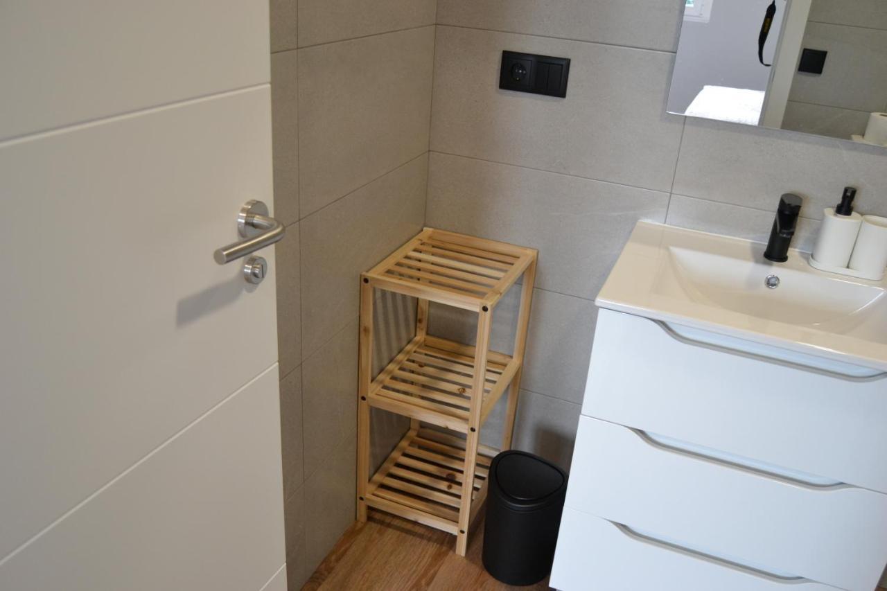 Greco 8 Hotel Sarria Bagian luar foto